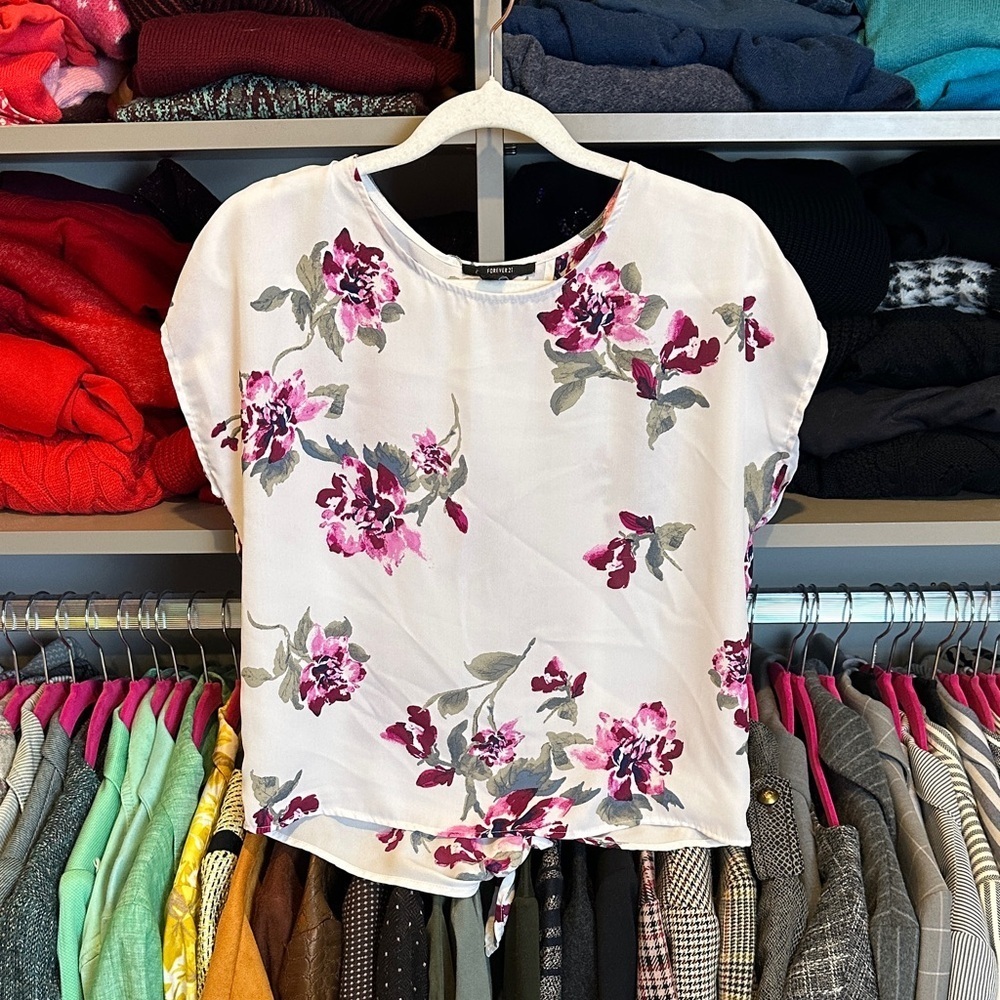 Forever 21 white/purple floral tie back scoop neck top size S